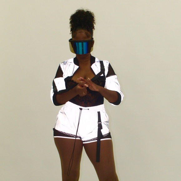 Two Piece Illuminating Set - Picture 4 of 4